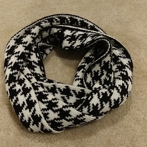 Infinity scarf - Picture 1 of 1